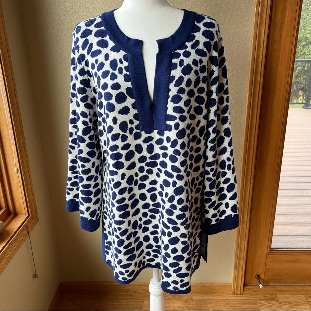 Storybook Knits Sweater Wild-N-Chic Print Large Blue Spots V-Neck Tunic Length